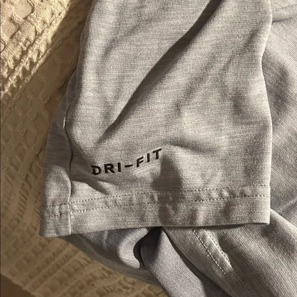 Nike Dri Fit Heather Gray Long Sleeve Shirt - Picture 3 of 3